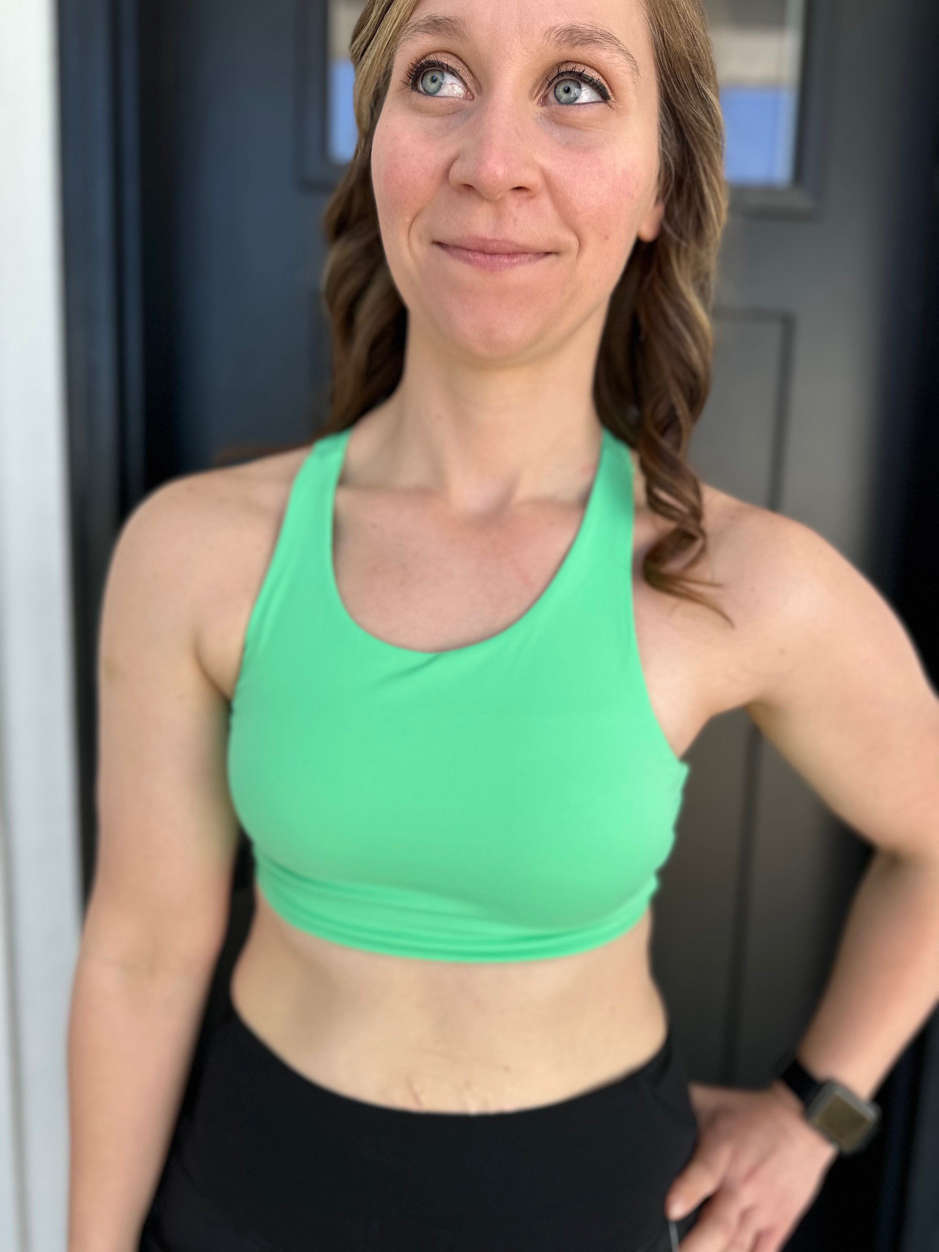 SOLID COLOR FULL-WRAP SPORTS BRA